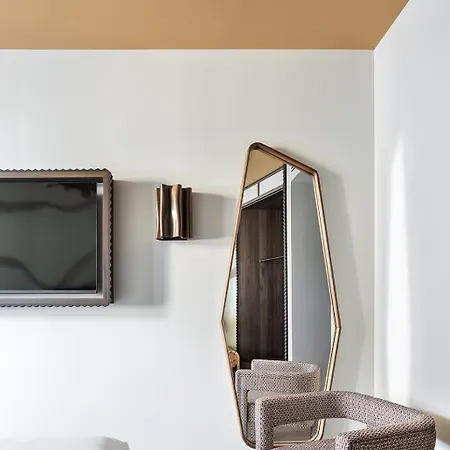 One Shot Puerta Ruzafa Otel 4*